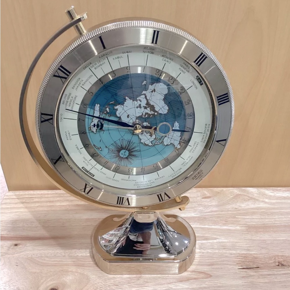 Vintage Seiko Rotational World Globe clock